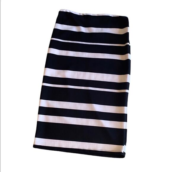EUC Sans Souci elastic waist black and white striped maxi skirt - Picture 3 of 3